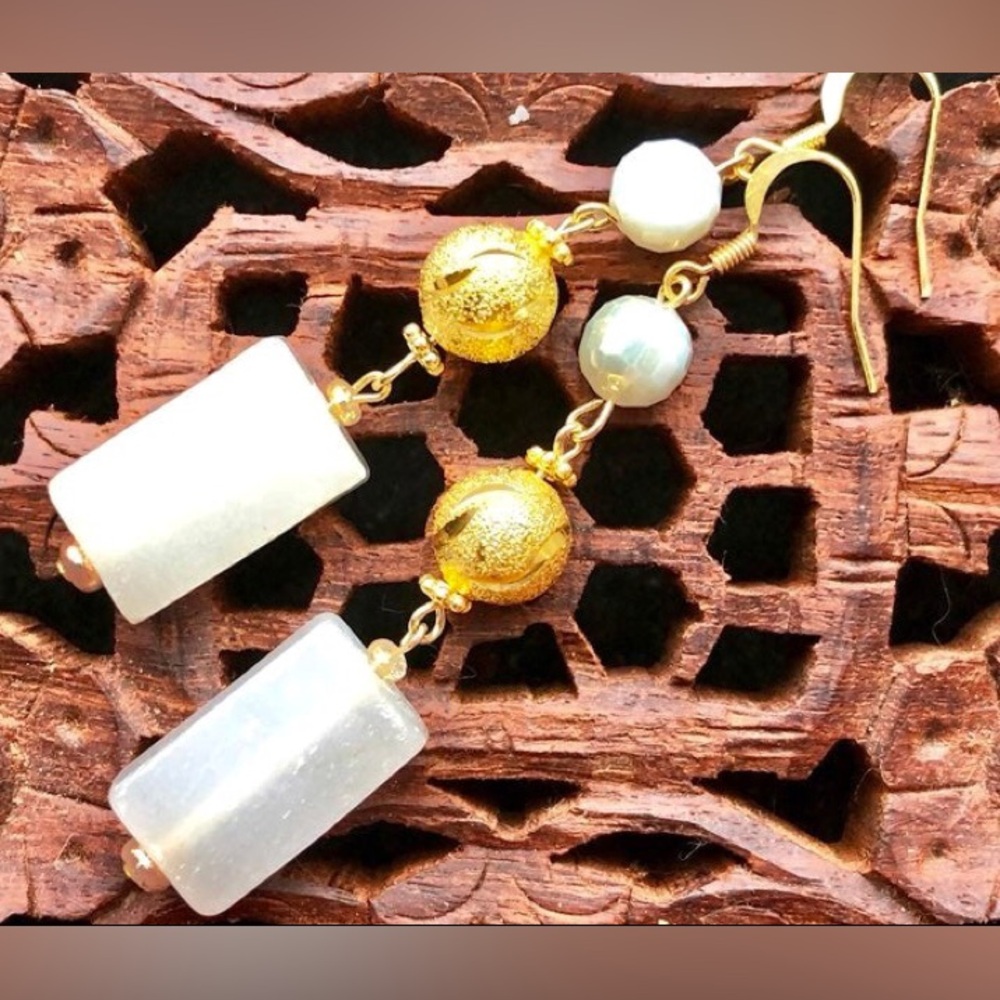 Italian White Onyx Stone Rectangle and Glass Bead Geometric Gold Tone Earrings